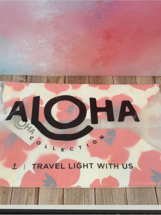ALOHAS Handbags - ALOHAS Coral and White Travel Pouch